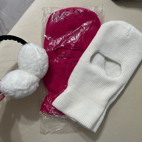 Set of 2 snow masks + ear mufs - Picture 1 of 4